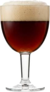 Quadrupel in het bijpassende glas